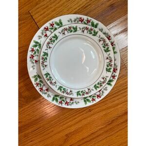 Gibson Holly Berry salad plate and bread and butter plate gold rim‎ No chips